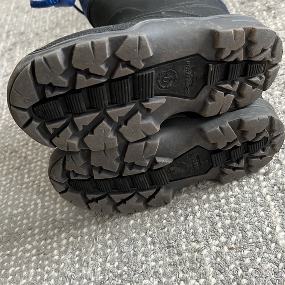 Toddler size 9 Kamik snowkone boots - Picture 6 of 10
